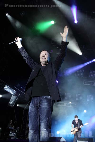 SIMPLE MINDS - 2010-09-11 - LA COURNEUVE - Parc Departemental - Grande Scene - 